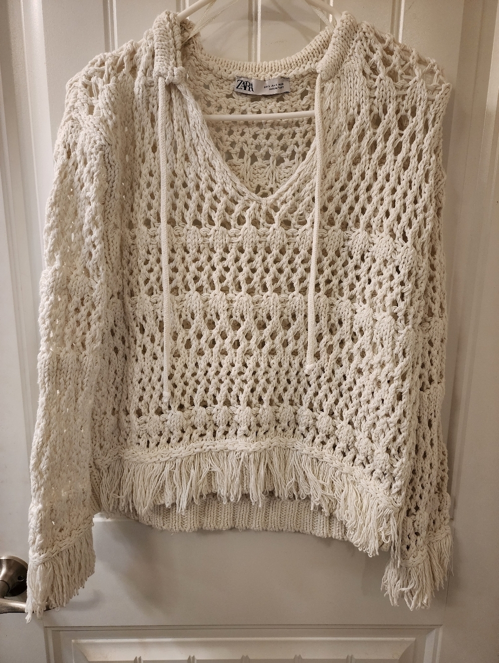 ZARA Cream Crochet Knit Sweater Fringe Hem Boho Pullover Size S